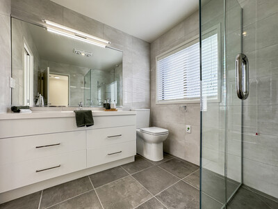 Two bedroom villa with single garage and rumpus