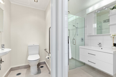 Modern one-bedroom apartment